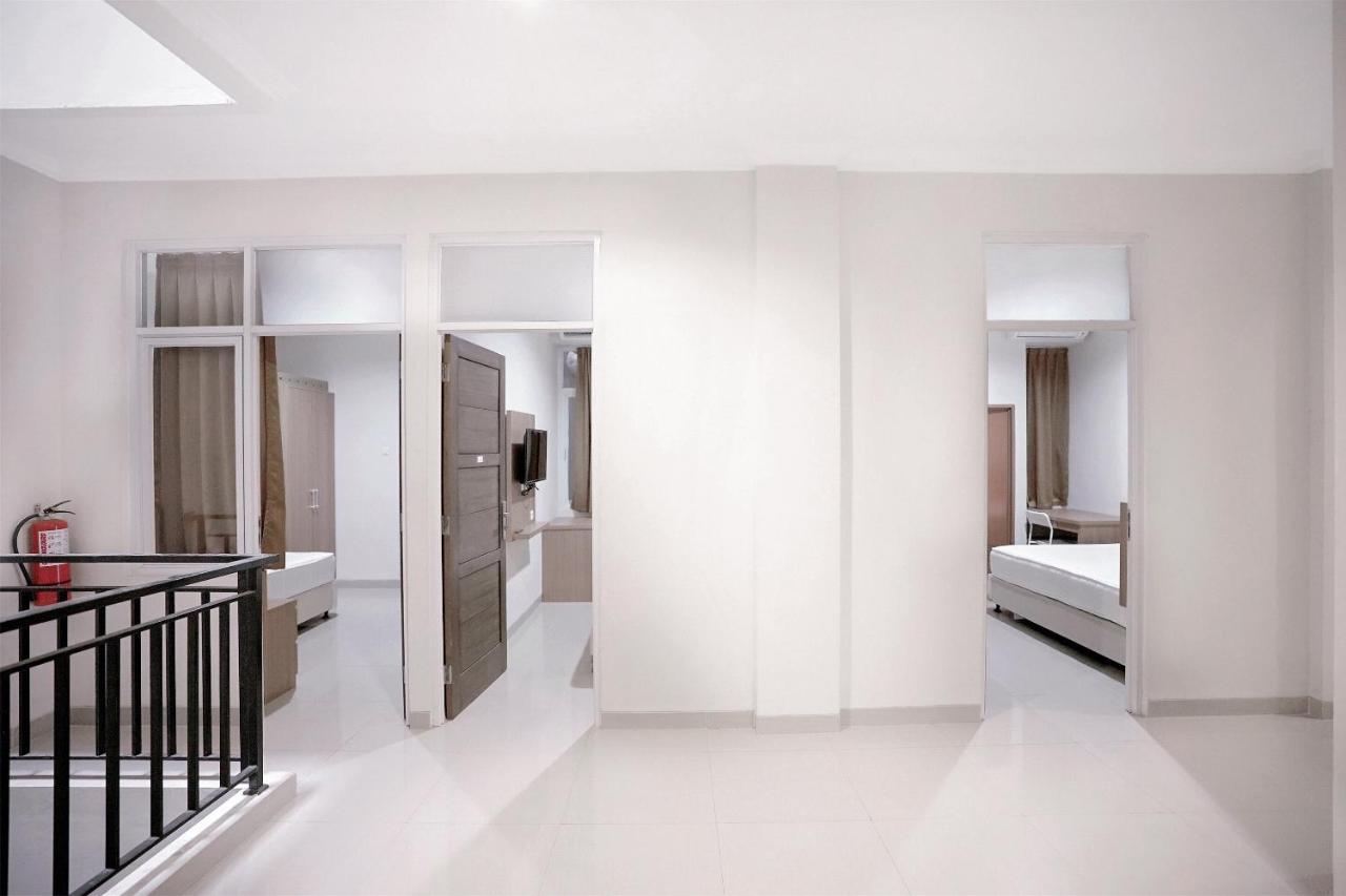 Oyo 415 The Kartini 8 Residence Jakarta Exterior photo