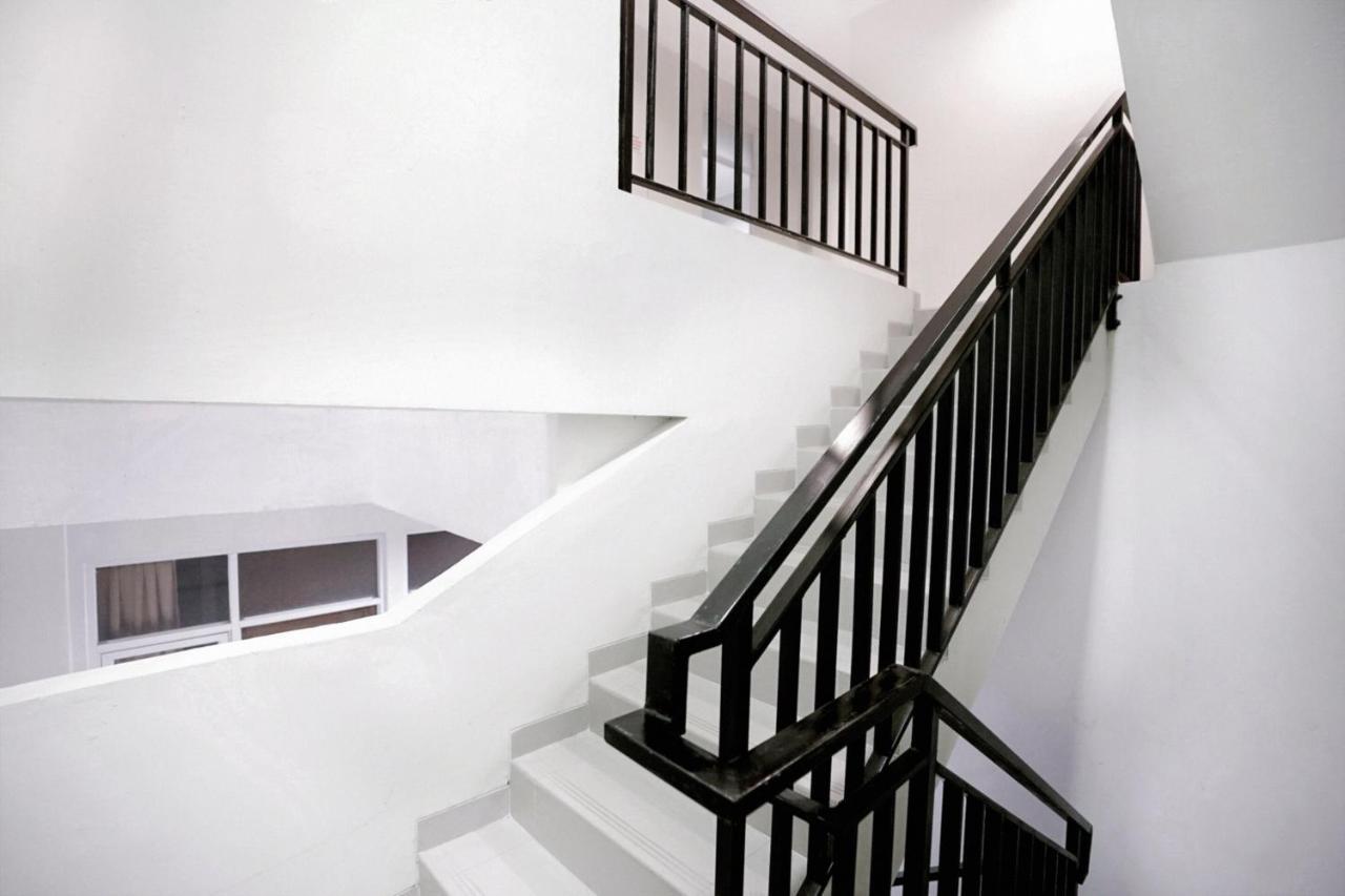 Oyo 415 The Kartini 8 Residence Jakarta Exterior photo