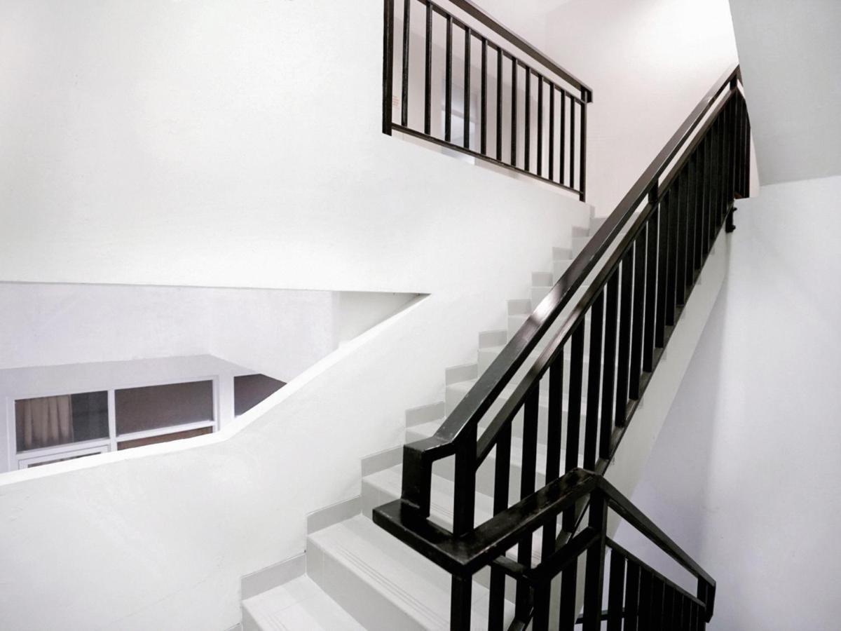 Oyo 415 The Kartini 8 Residence Jakarta Exterior photo