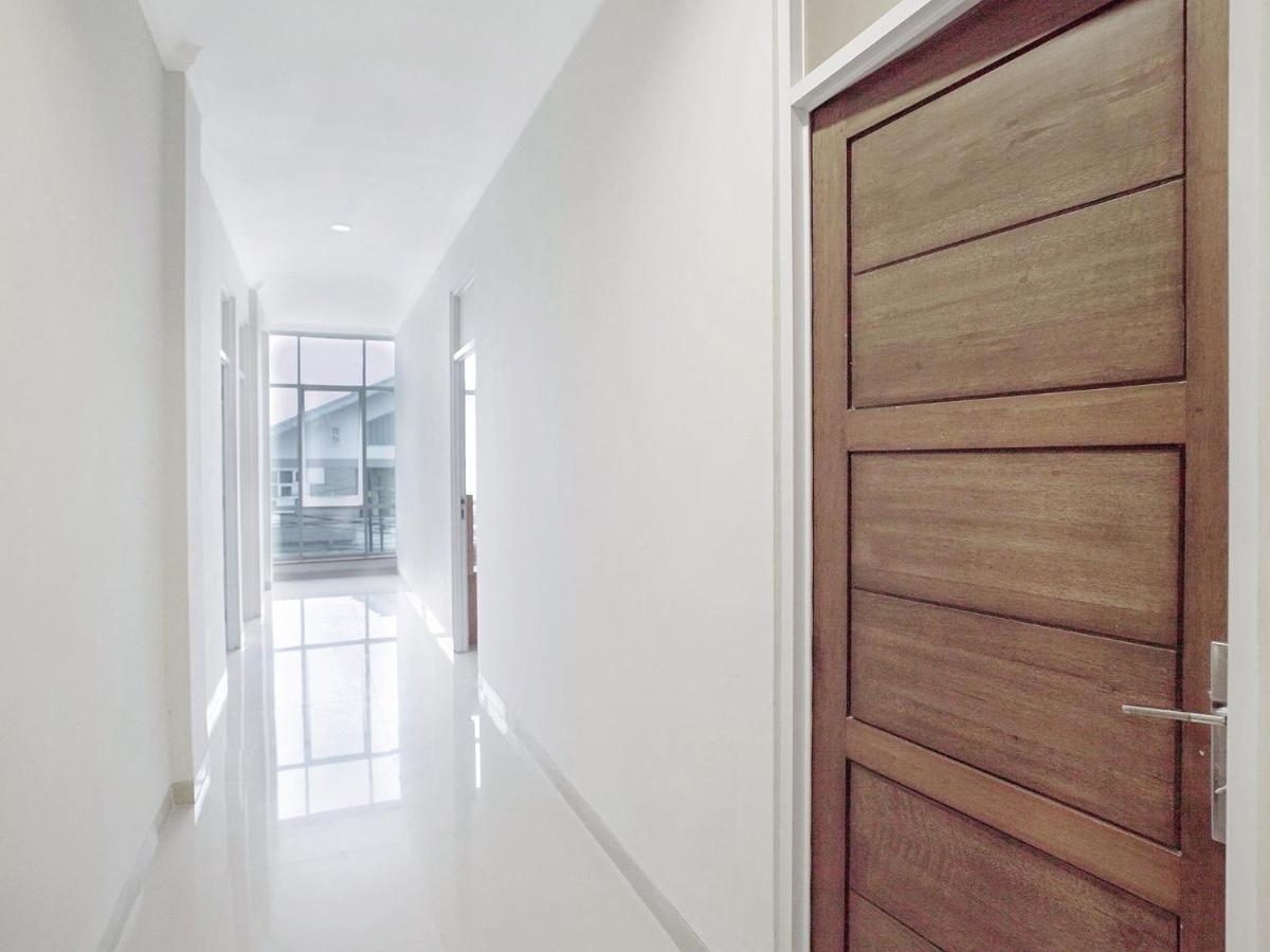 Oyo 415 The Kartini 8 Residence Jakarta Exterior photo