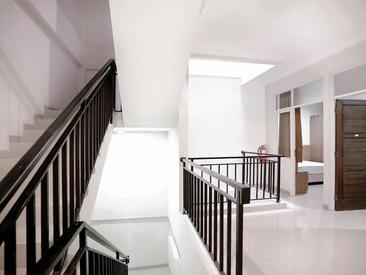 Oyo 415 The Kartini 8 Residence Jakarta Exterior photo